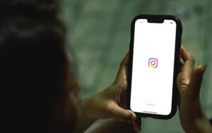 “Elevating User Engagement: The Art of Crafting Comprehensive App Guides”
